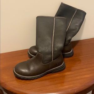 Tall leather ugg